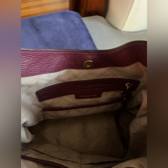 Michael Kors Bag - Picture 2 of 9